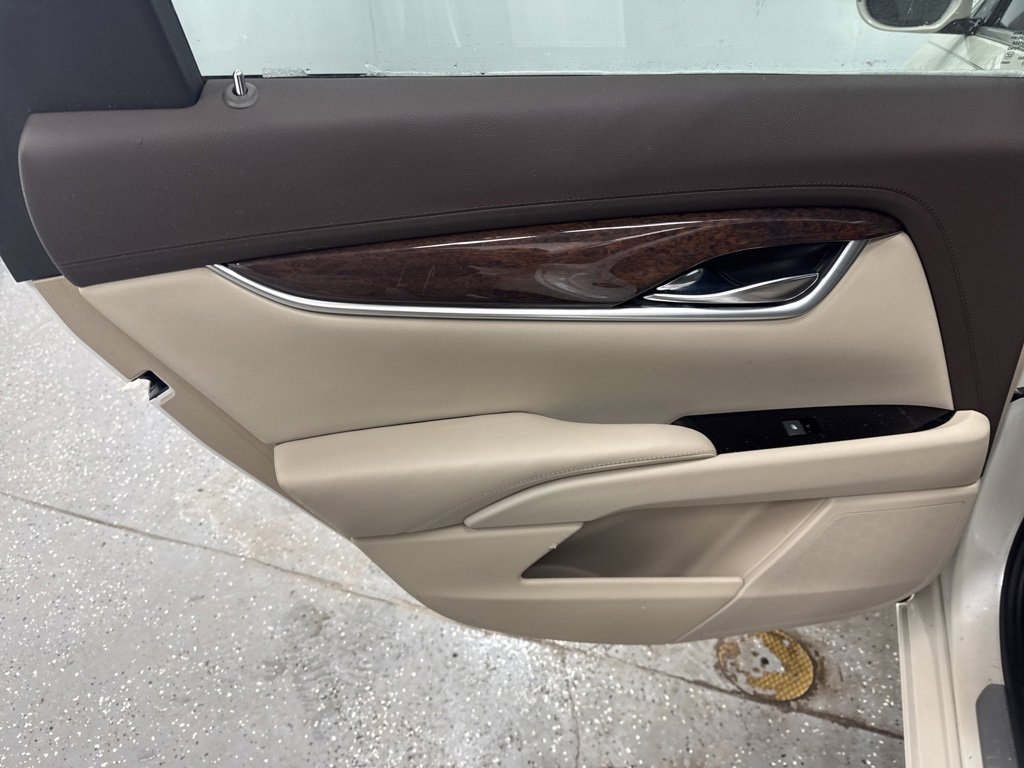 Used 2014 Cadillac XTS Luxury w/ Driver Awareness Package image 22