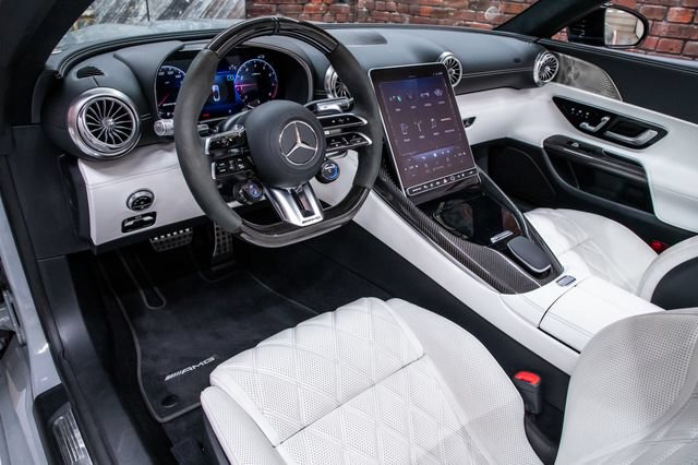 Used 2023 Mercedes-Benz SL 63 AMG 4MATIC image 2