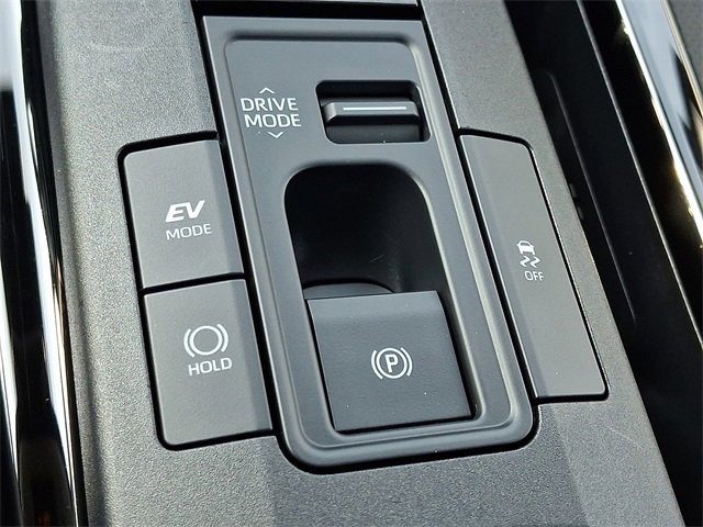 Used 2025 Toyota Prius AWD image 18