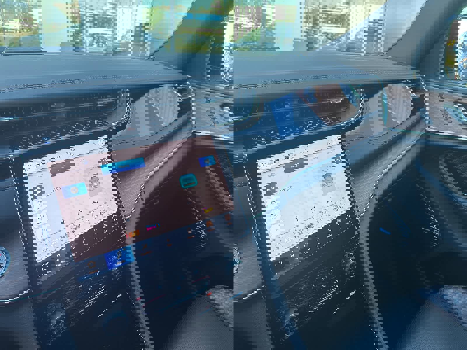 Used 2022 Jeep Grand Cherokee Summit w/ Advanced Protech Group IV image 48