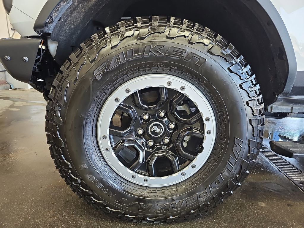 Used 2023 Ford Bronco Badlands image 34