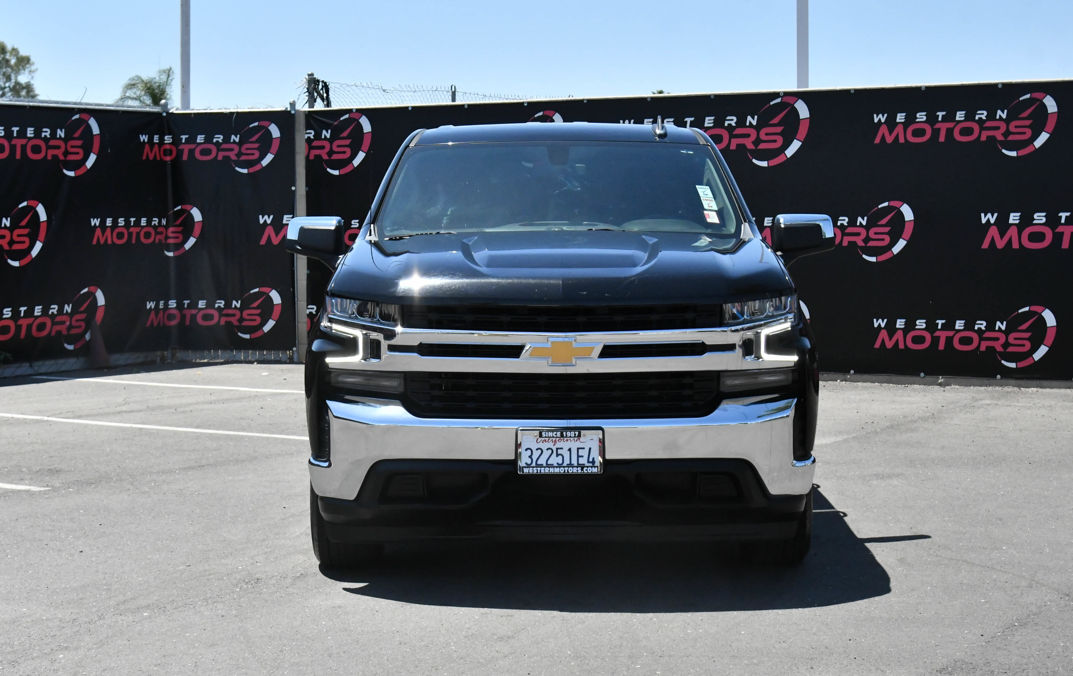 Used 2022 Chevrolet Silverado 1500 LT RWD image 2