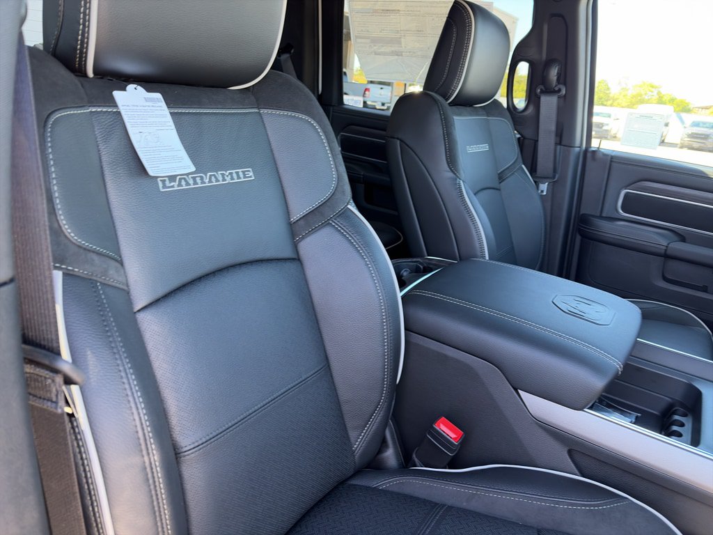 New 2026 RAM 3500 Laramie AWD/4WD image 28