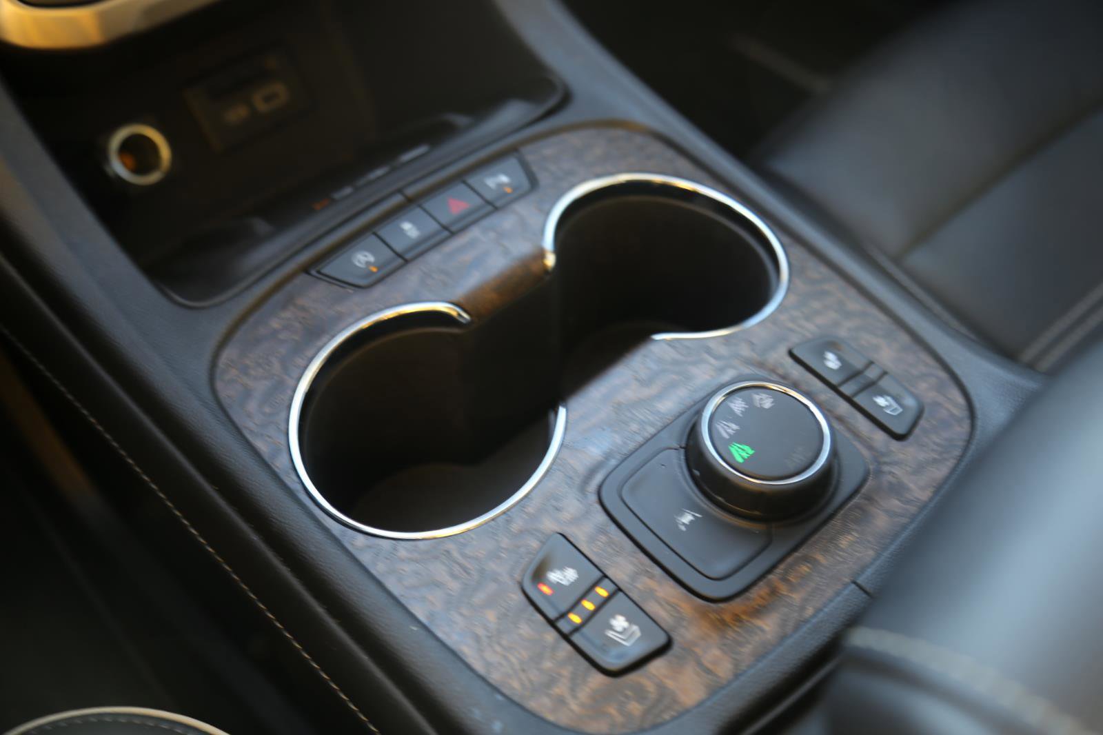 Used 2021 GMC Acadia Denali image 17