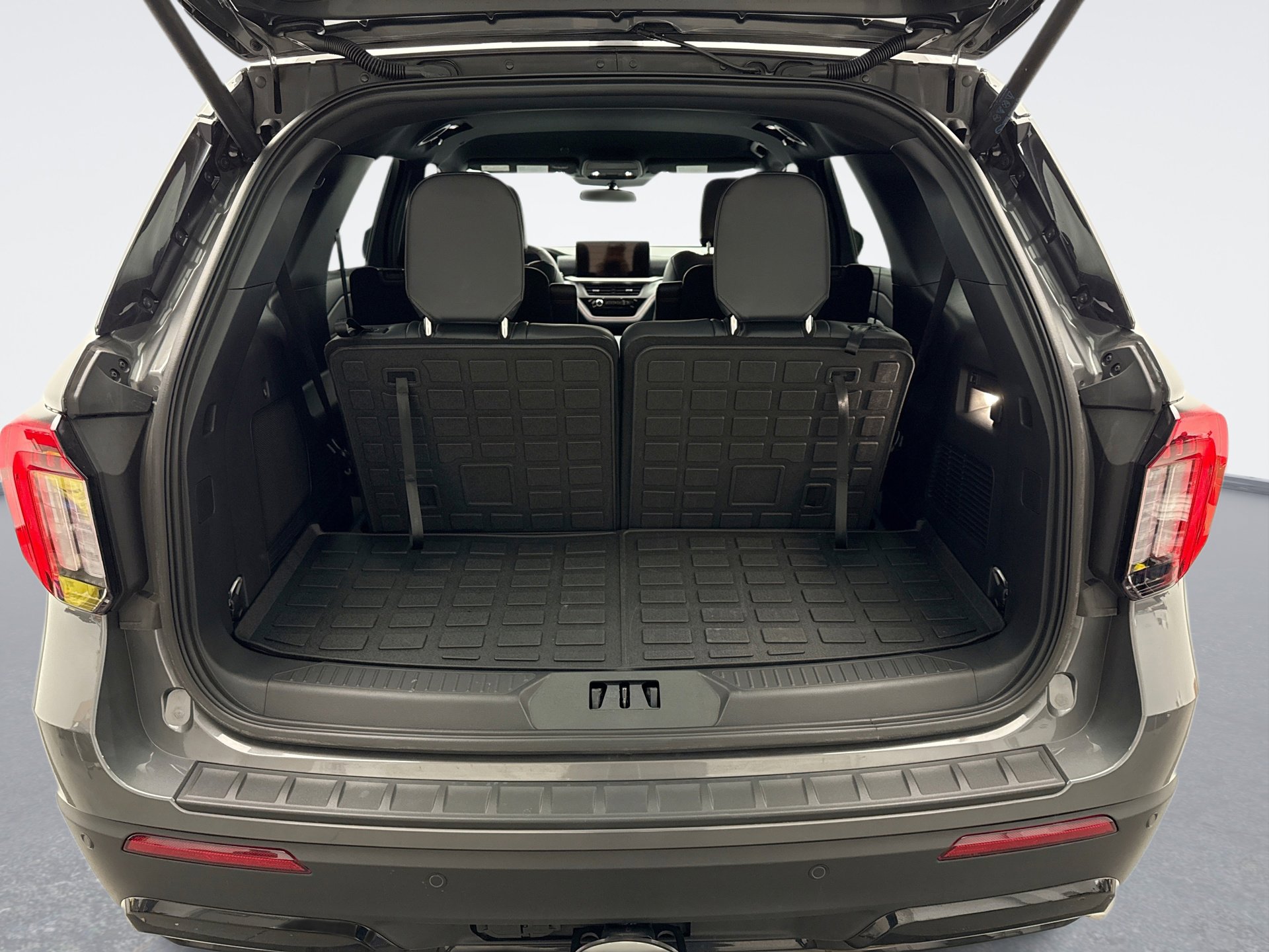 Used 2025 Ford Explorer ST-Line image 23