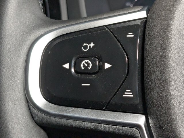 New 2026 Volvo XC60 B5 Plus w/ Protection Package Premier AWD/4WD image 18