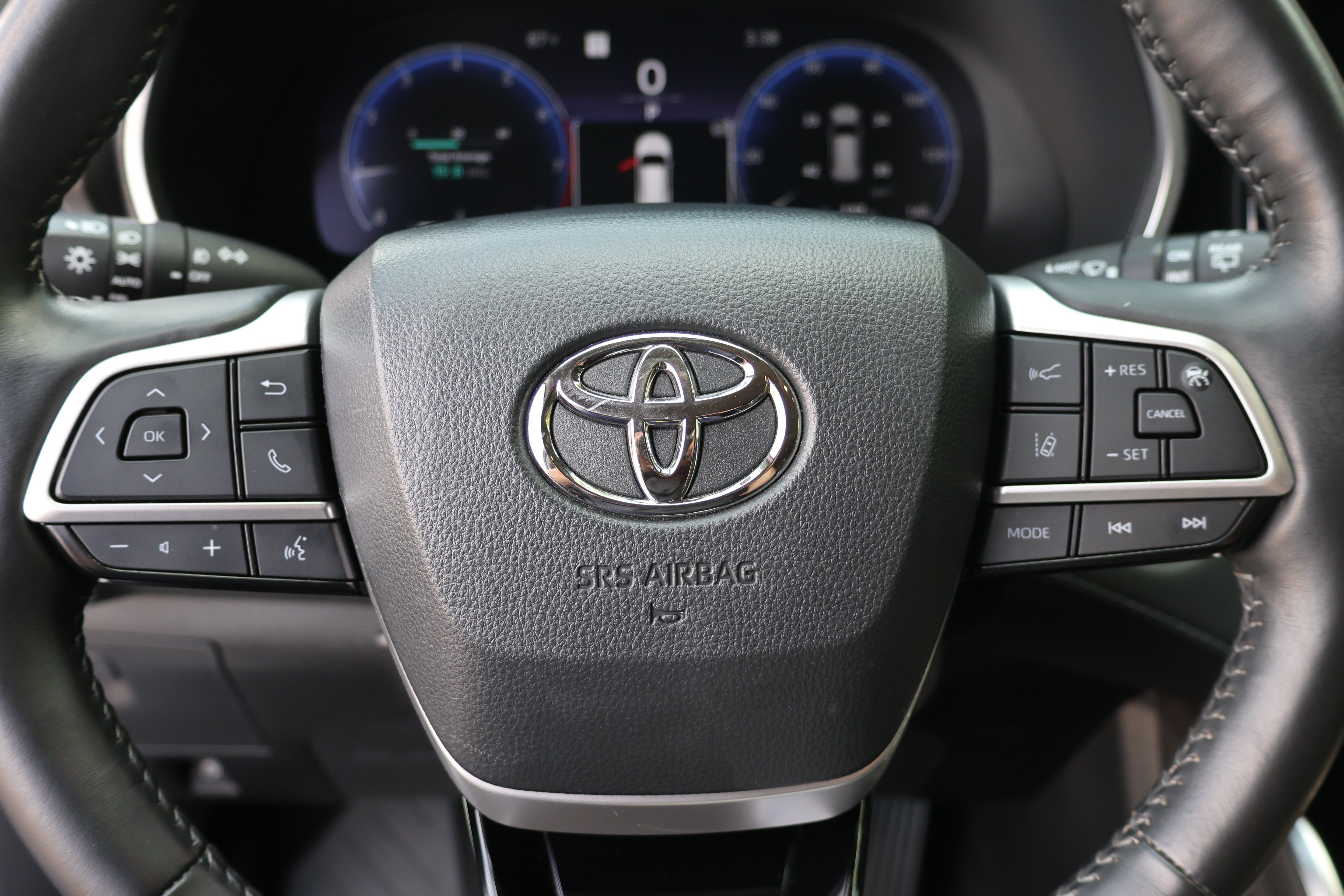 Certified 2024 Toyota Highlander Limited AWD/4WD image 29