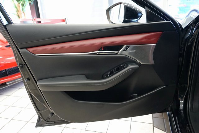 Used 2020 MAZDA MAZDA3 Hatchback w/ Premium Package image 22