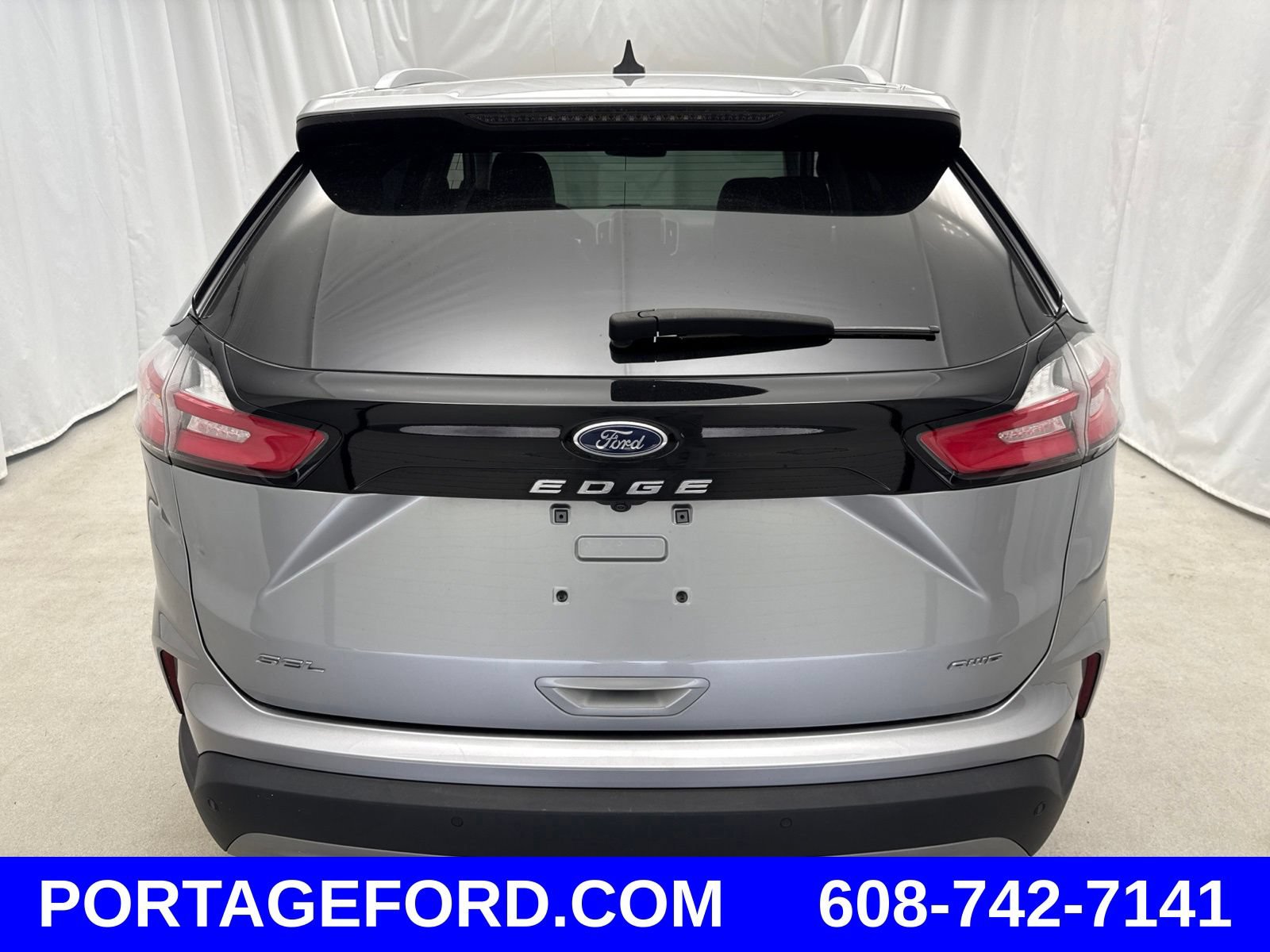 Certified 2024 Ford Edge SEL w/ Convenience Package AWD/4WD image 3