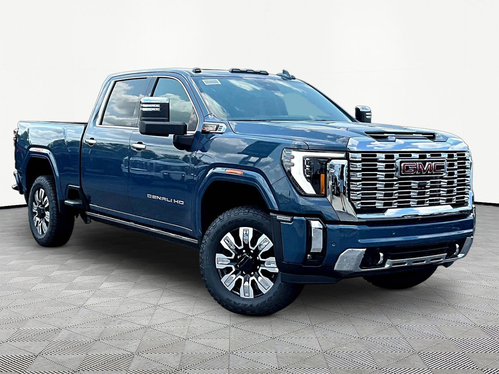 New 2026 GMC Sierra 2500 Denali w/ Denali Reserve Package AWD/4WD image 3