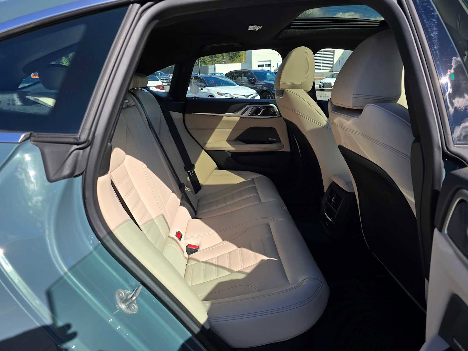 Used 2025 BMW i4 xDrive40i image 12