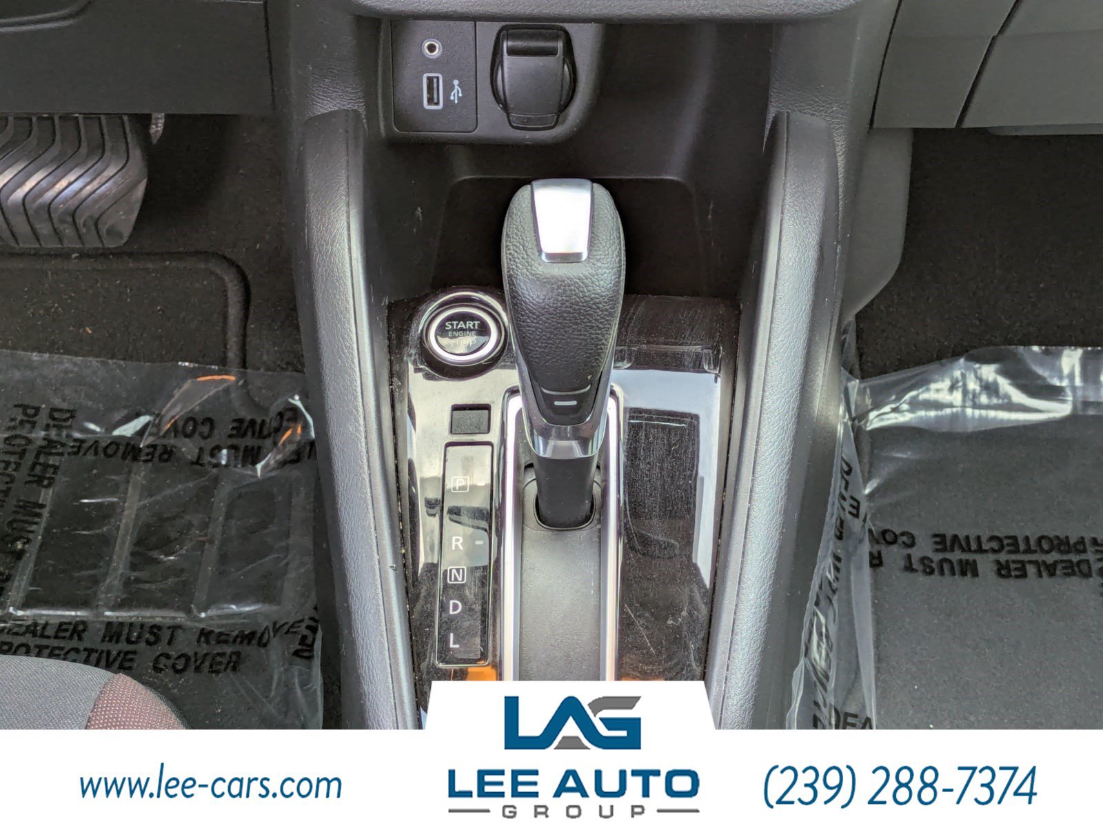 Used 2021 Nissan Versa SR FWD image 16