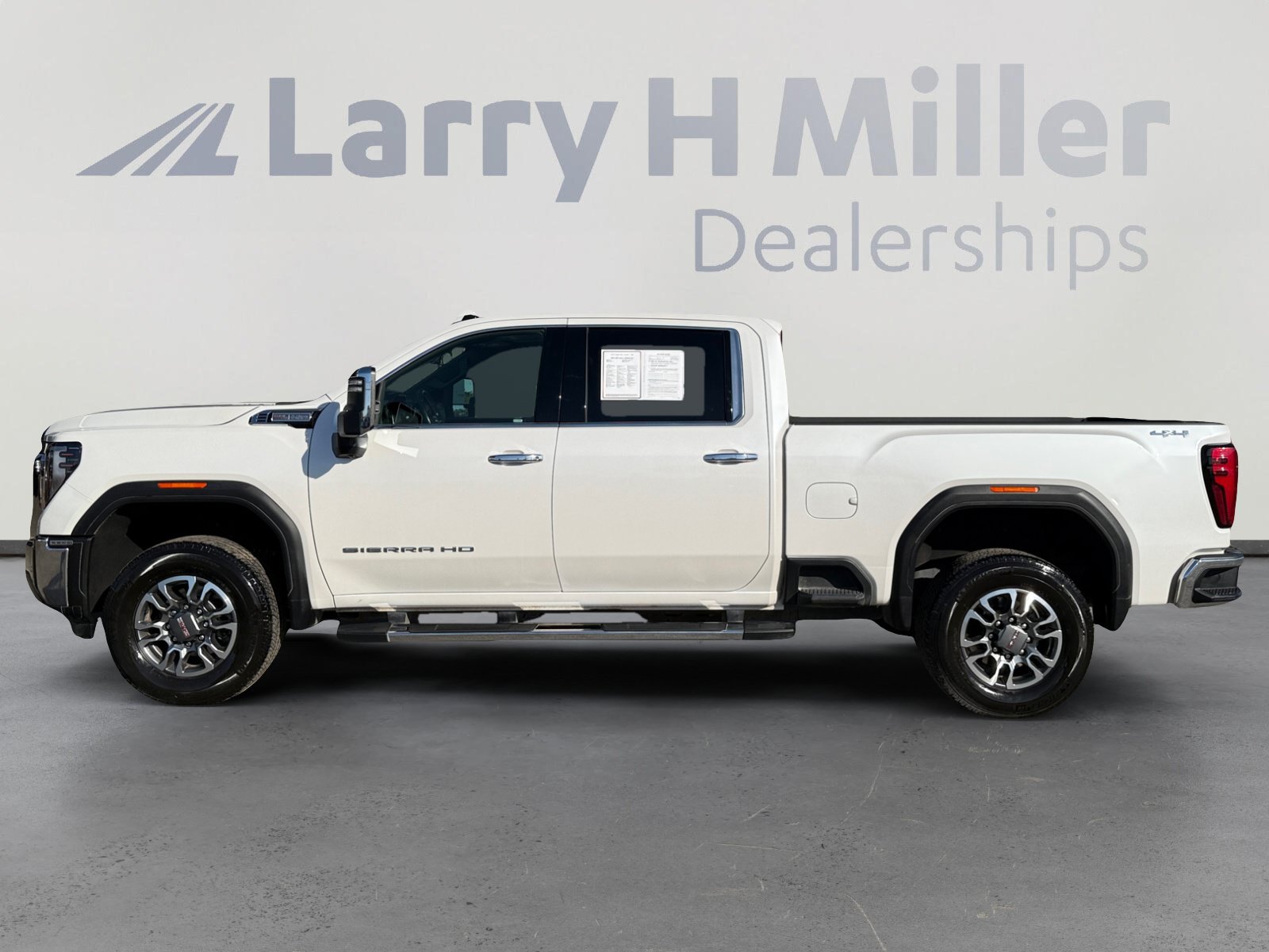 Used 2025 GMC Sierra 2500 SLT w/ SLT Premium Package AWD/4WD image 2