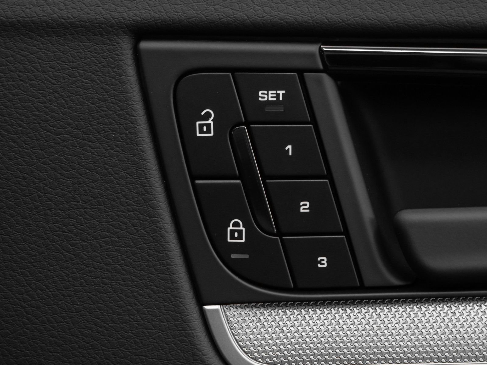 Certified 2024 Porsche Cayenne Coupe image 20