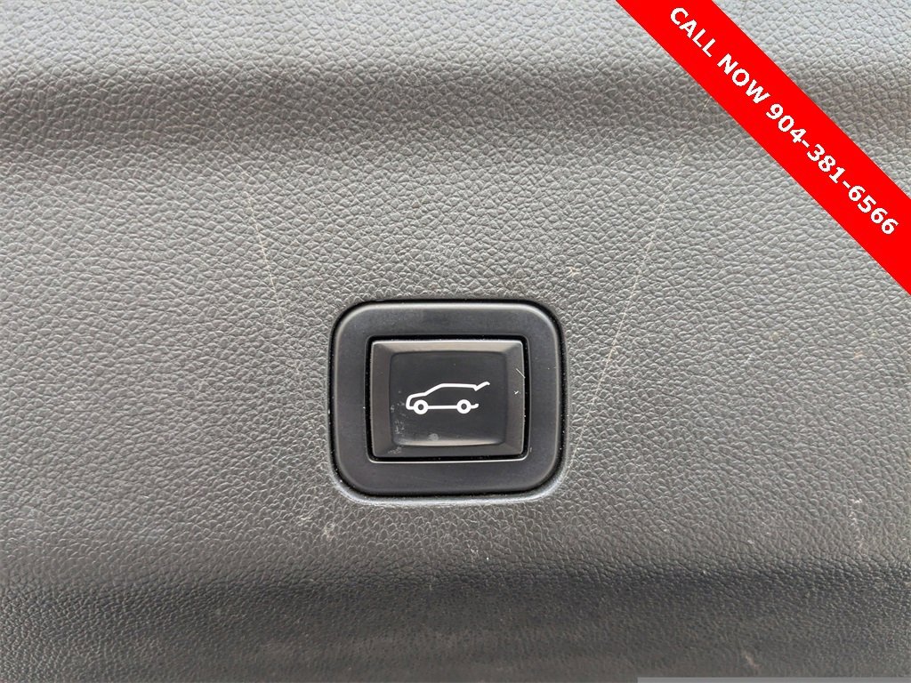 Used 2022 Chevrolet Tahoe Z71 image 14