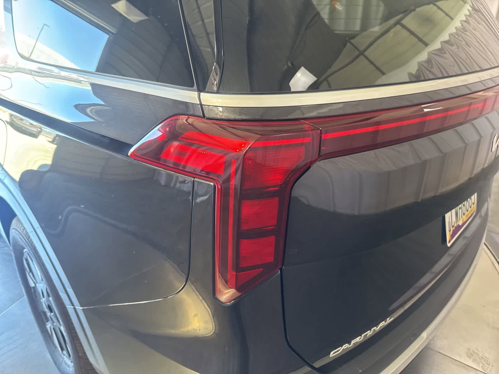 Used 2026 Kia Carnival LXS FWD image 12