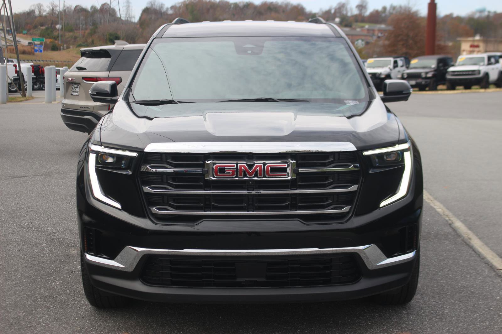 New 2025 GMC Acadia Elevation image 2