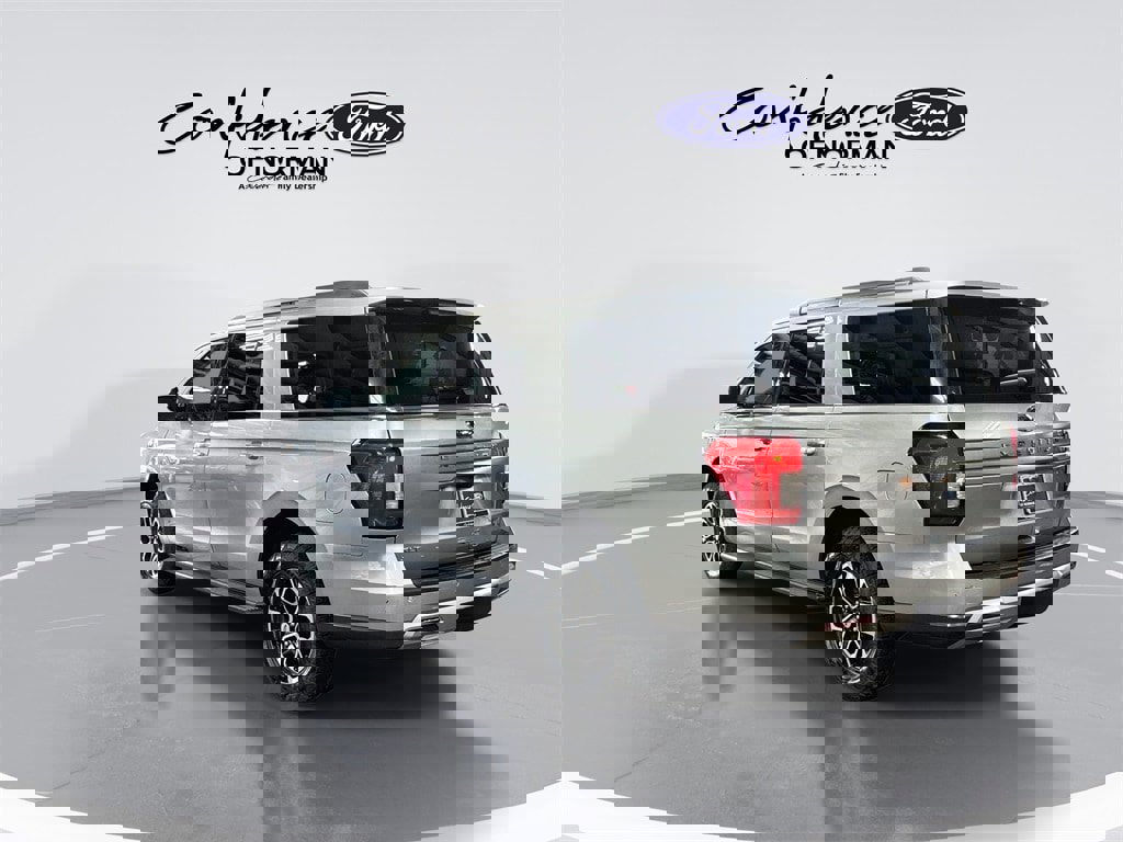 Used 2024 Ford Expedition Max XLT image 6