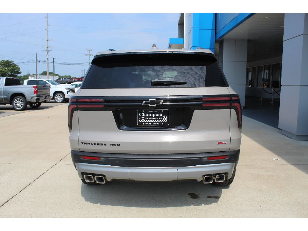New 2026 Chevrolet Traverse Z71 w/ Driver Confidence Package AWD/4WD image 6