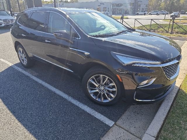 Used 2024 Buick Enclave Avenir image 17