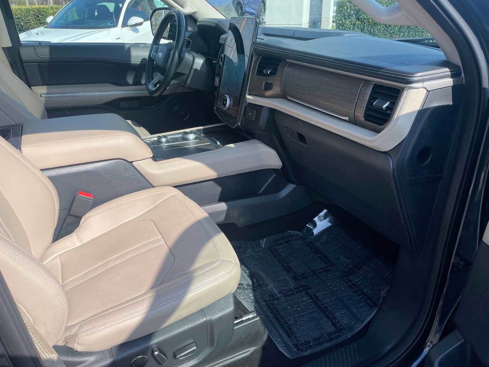 Used 2023 Ford Expedition Max Limited image 27