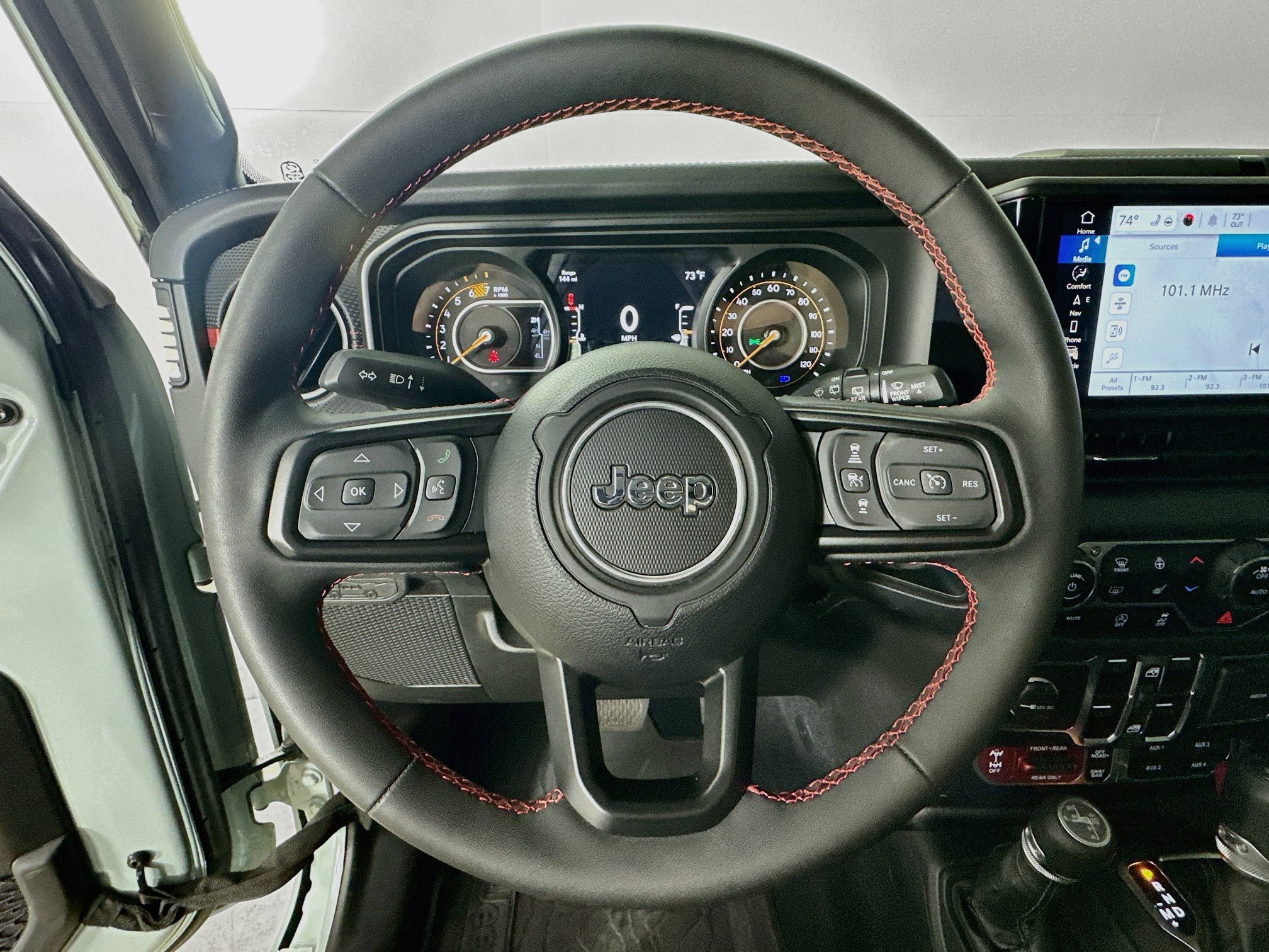 Certified 2024 Jeep Wrangler Unlimited Rubicon AWD/4WD image 11