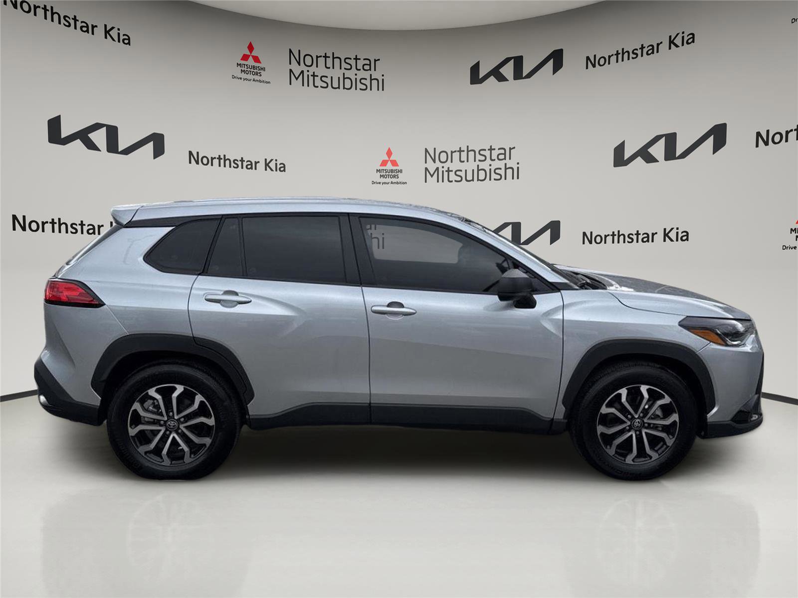 Used 2025 Toyota Corolla Cross AWD Hybrid image 6