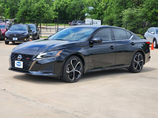 Used 2023 Nissan Altima 2.5 SR FWD image 3