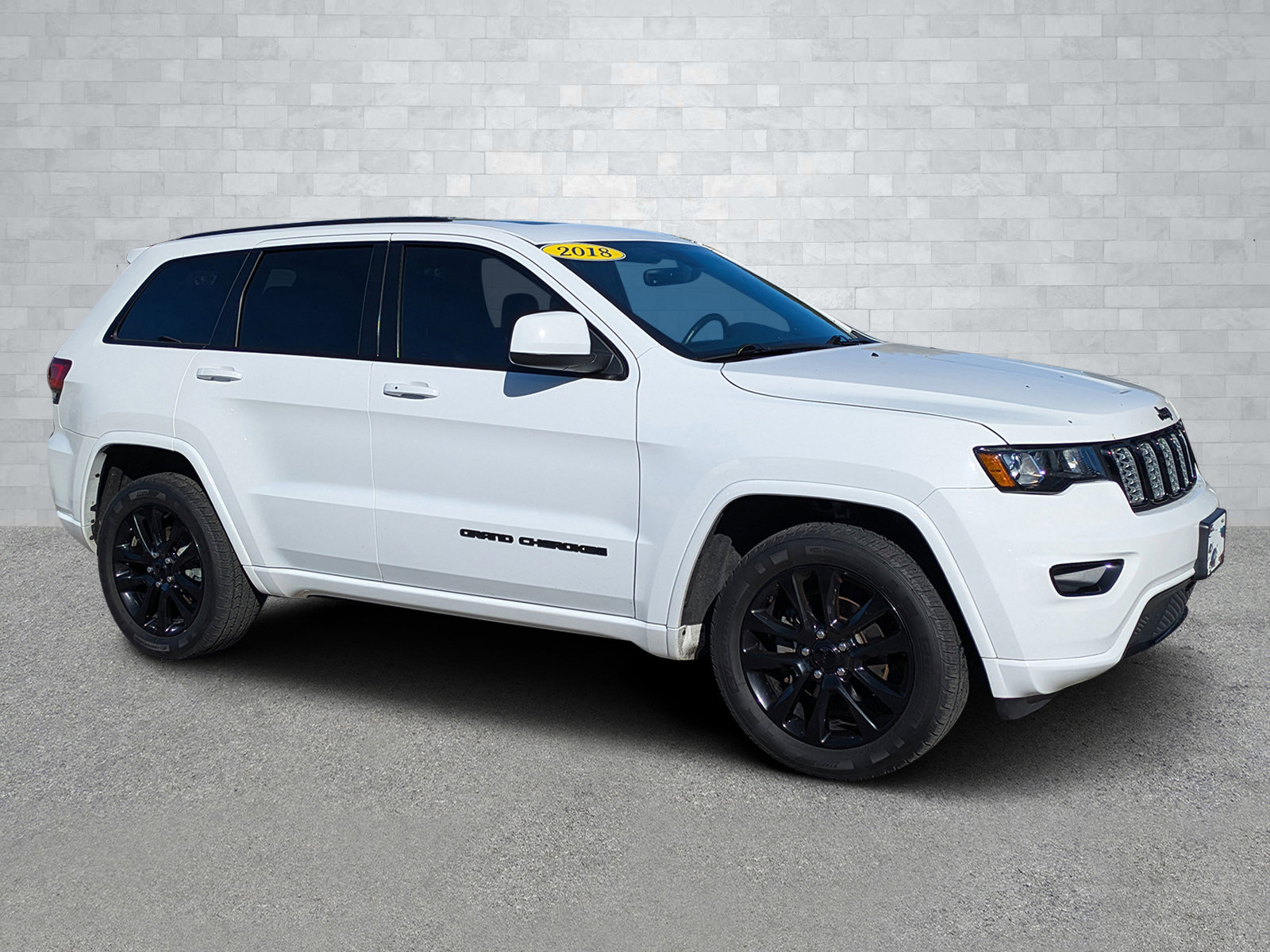 Used 2018 Jeep Grand Cherokee Altitude