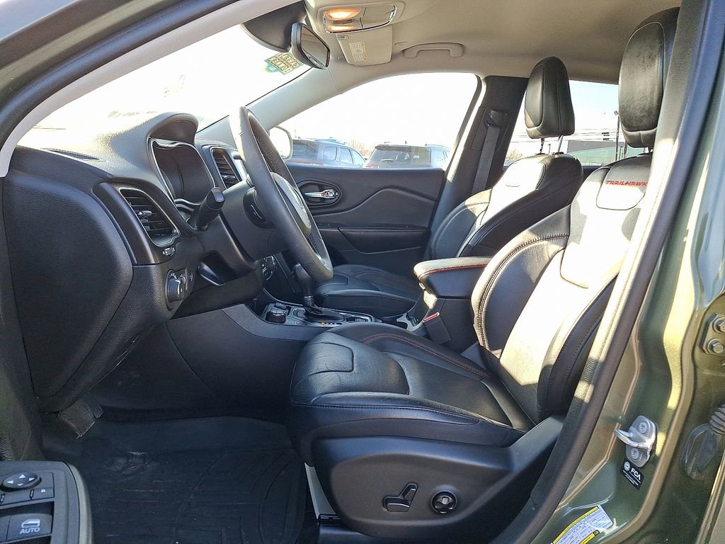 Used 2021 Jeep Cherokee Trailhawk w/ Premium Leather Package image 15