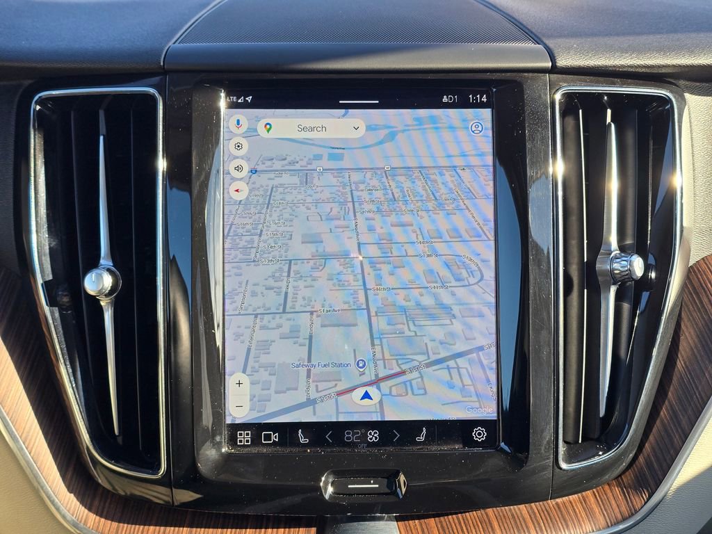 Used 2022 Volvo XC60 B5 Momentum image 29