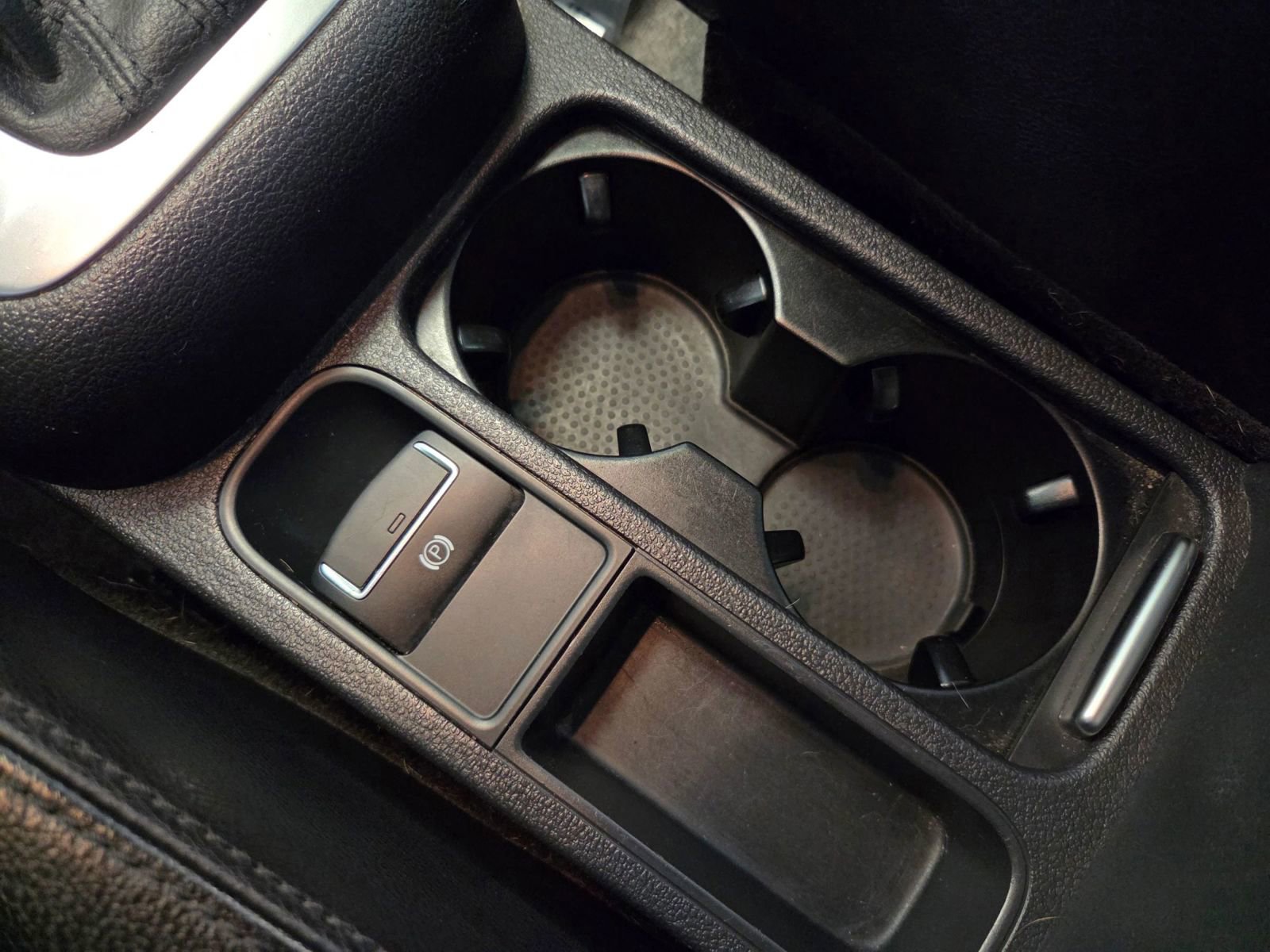 Used 2016 Volkswagen Tiguan SEL image 32