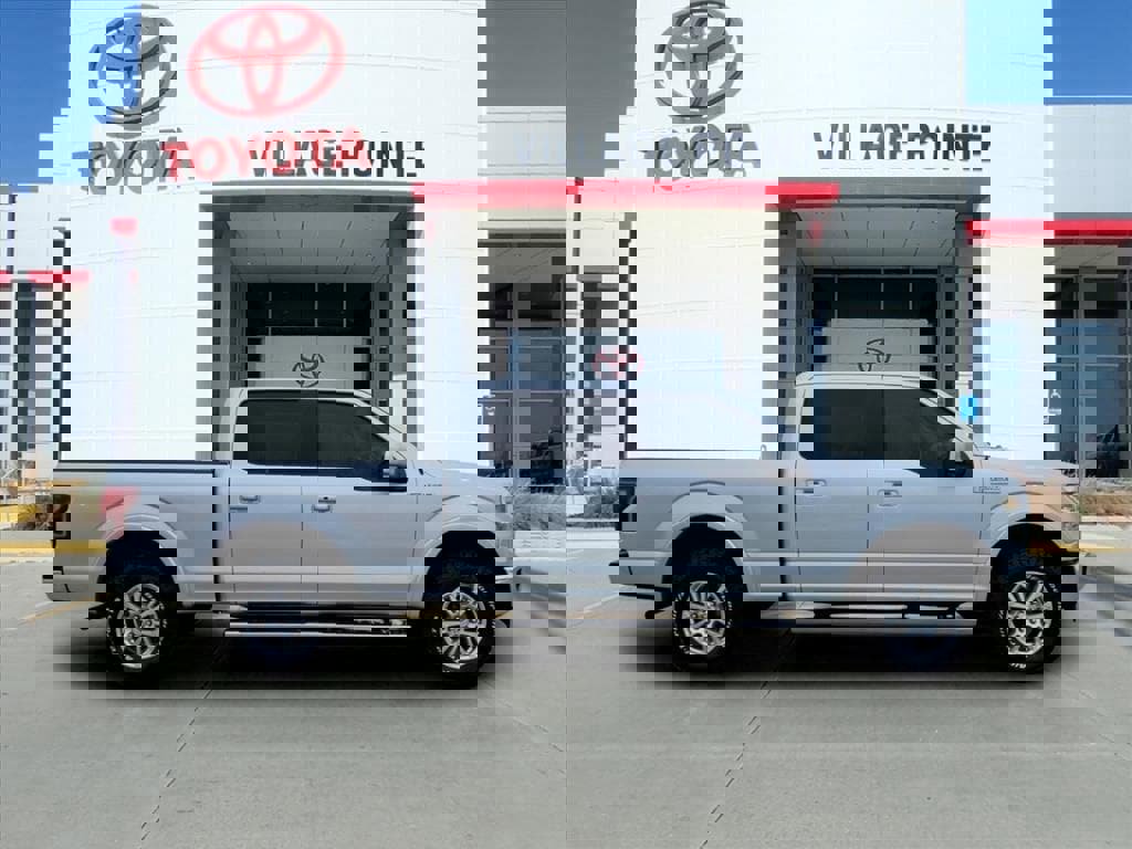 Used 2017 Ford F150 Lariat w/ Equipment Group 501A Mid image 8