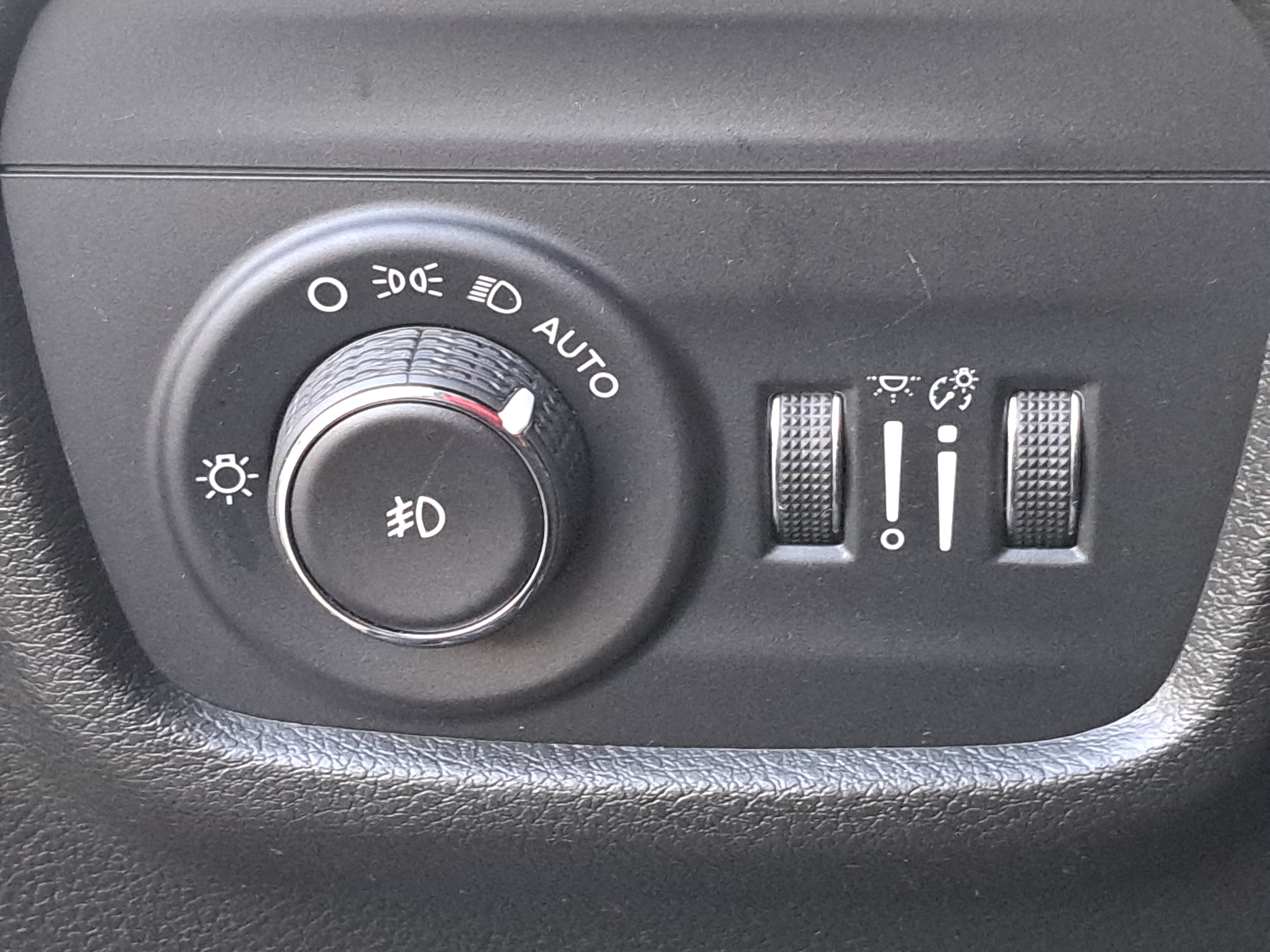 Used 2022 Jeep Grand Cherokee L Limited RWD image 27