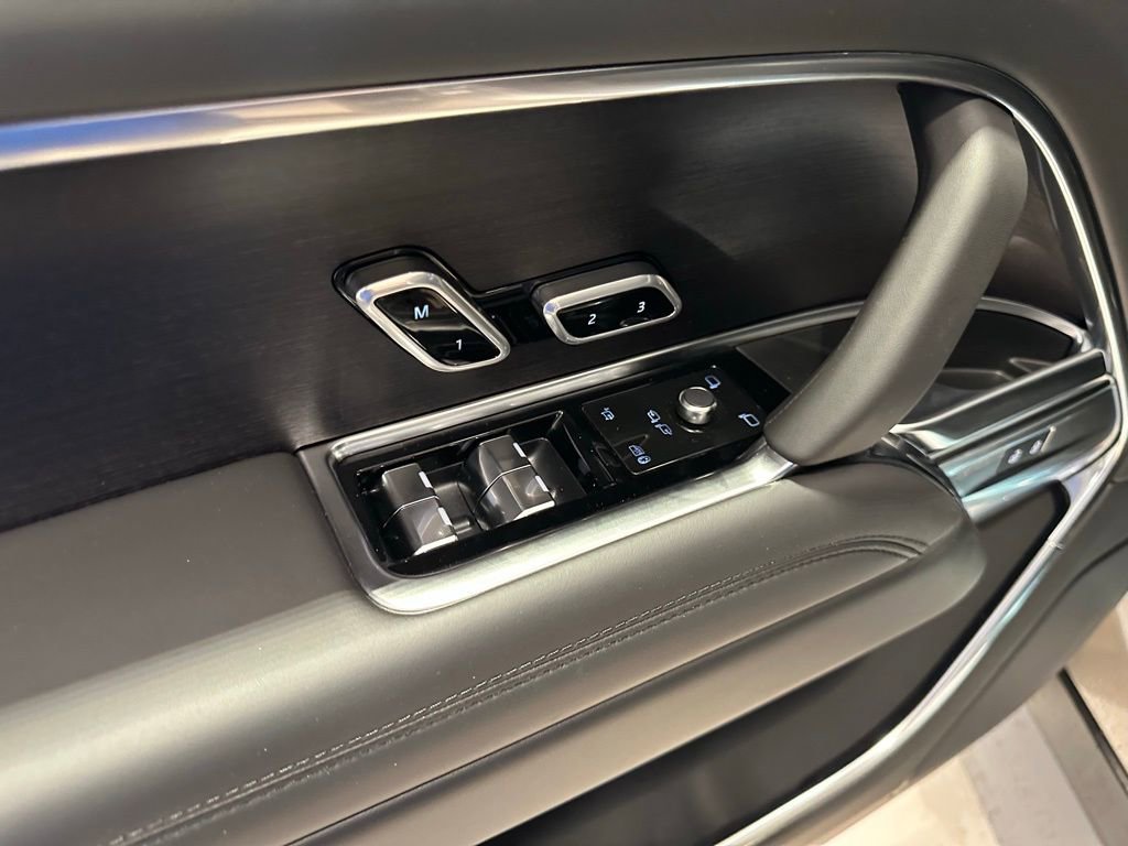 New 2025 Land Rover Range Rover SE AWD/4WD image 29