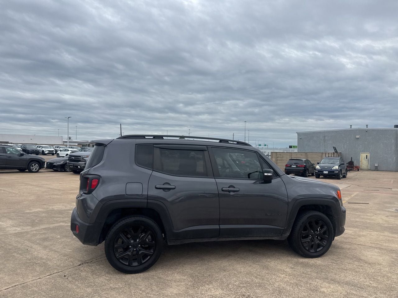 Used 2023 Jeep Renegade Altitude AWD/4WD image 19