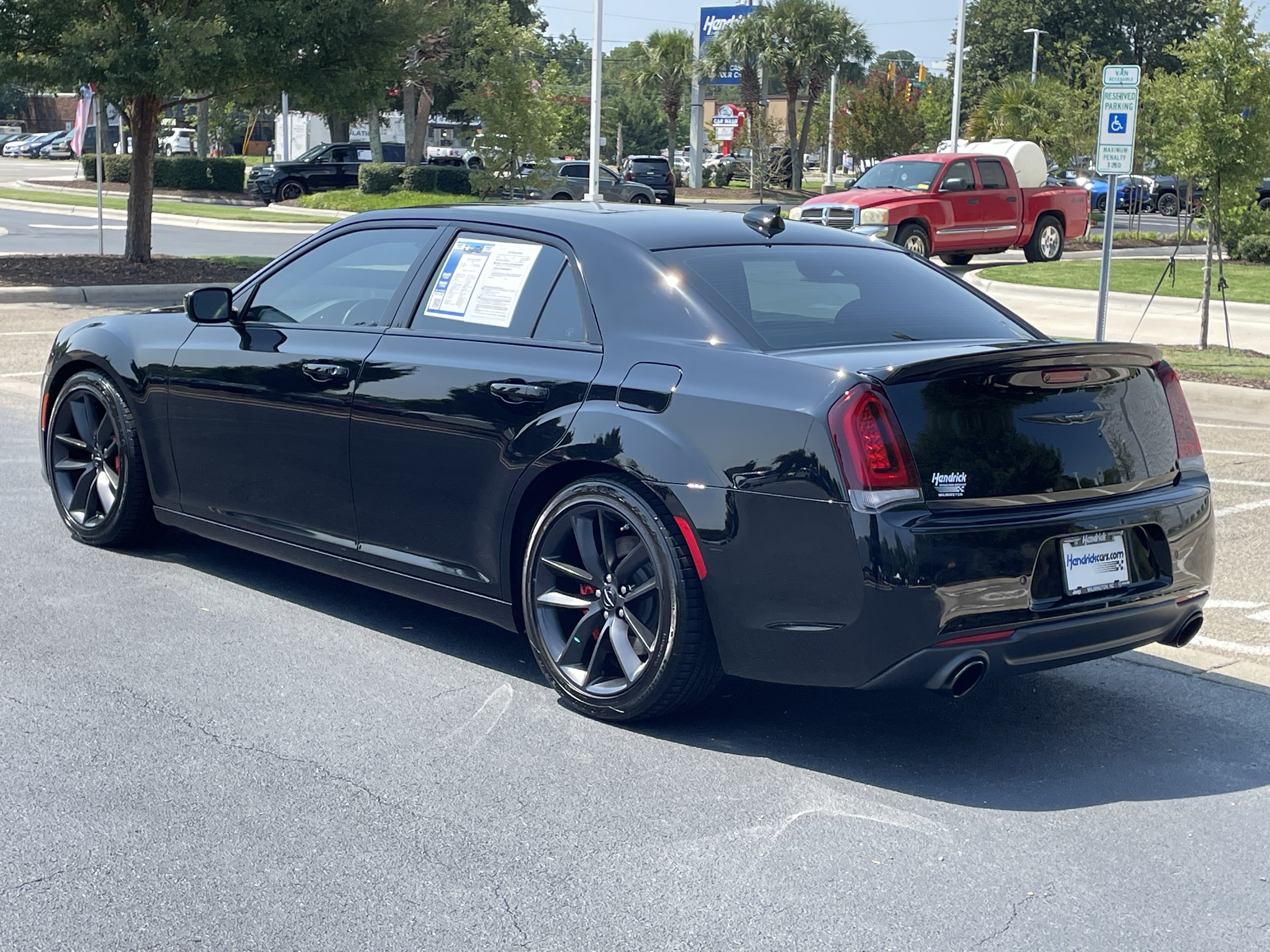 Used 2023 Chrysler 300 C RWD image 7