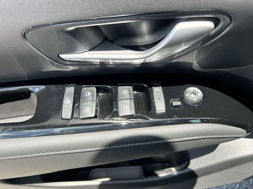 Used 2024 Hyundai Tucson Limited AWD/4WD image 21