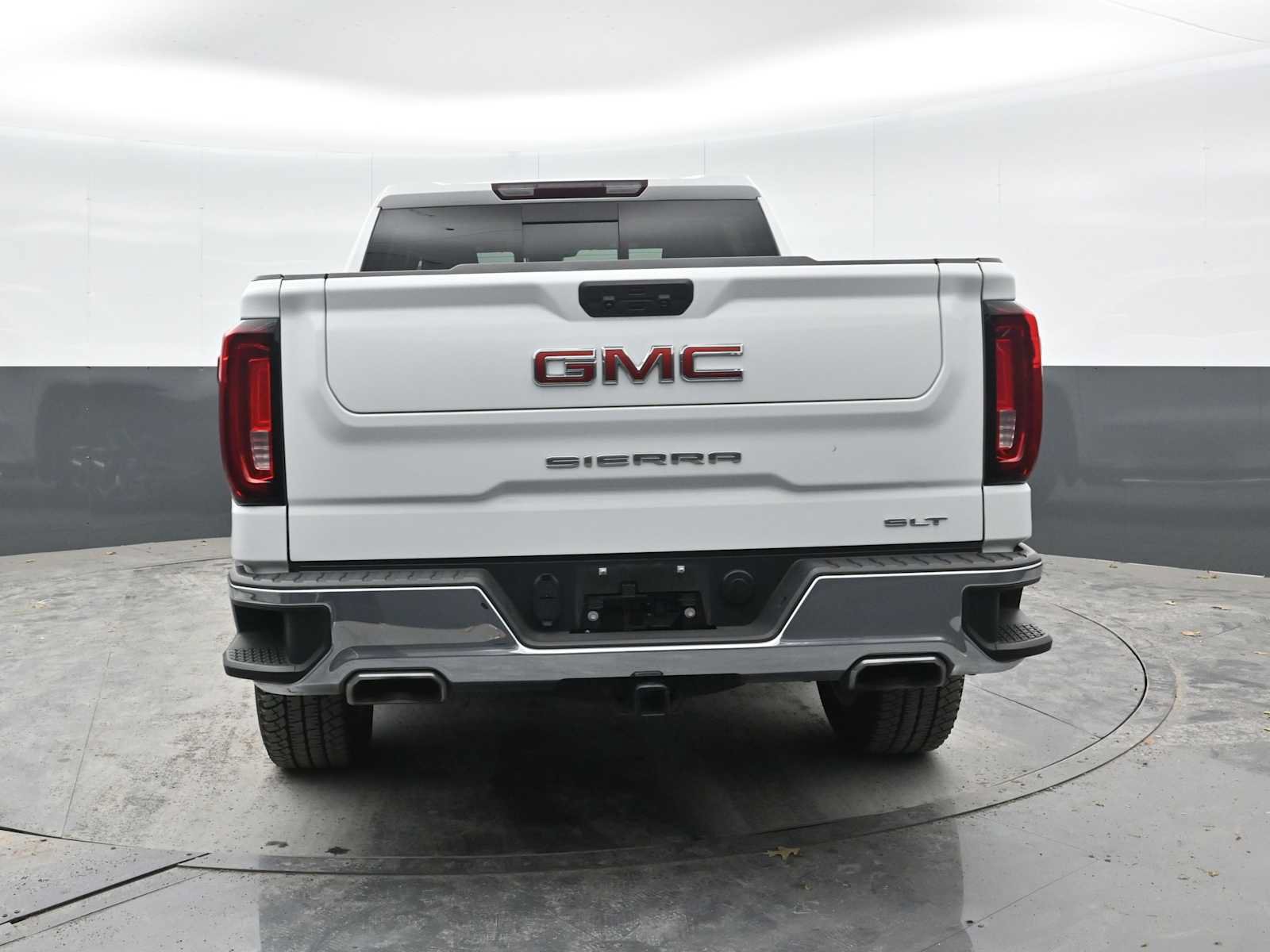 Used 2023 GMC Sierra 1500 SLT w/ SLT Premium Package AWD/4WD image 11