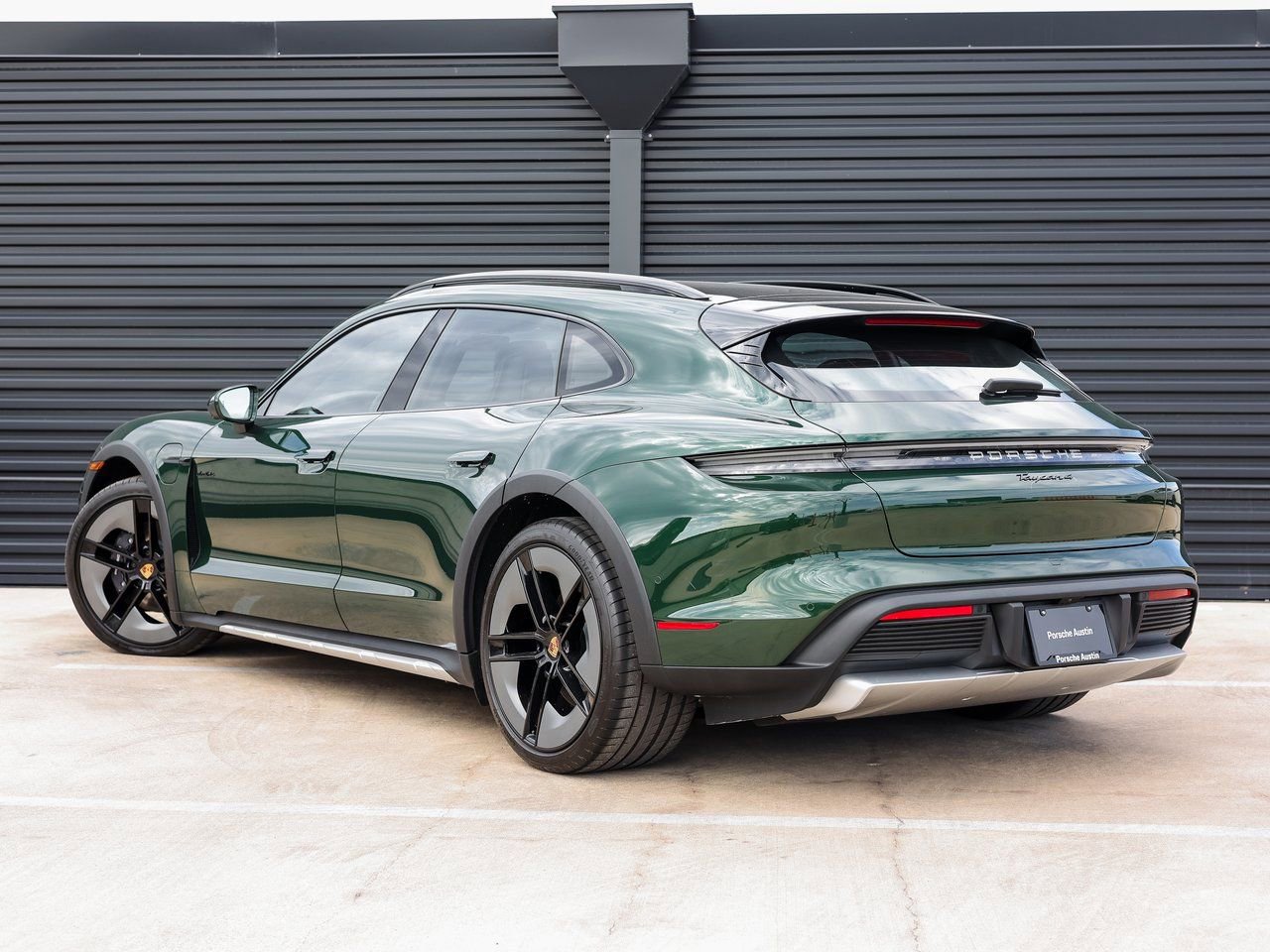 Certified 2025 Porsche Taycan 4 Cross Turismo image 3