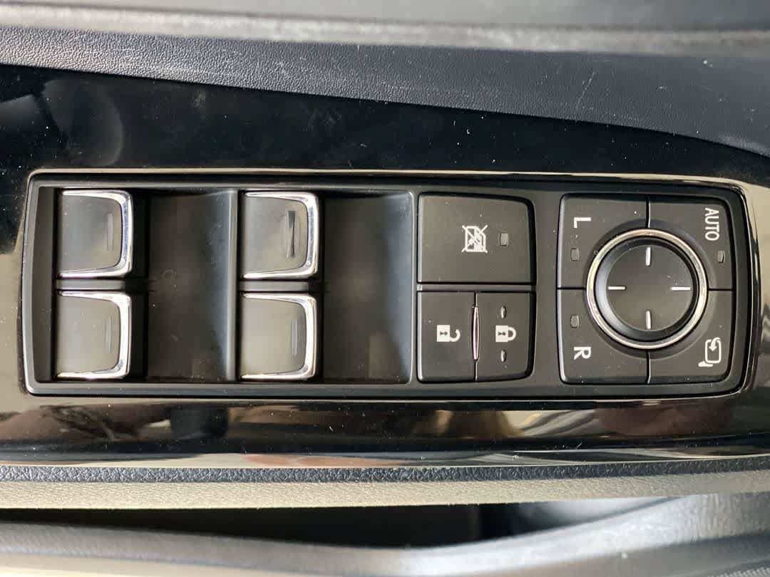 Used 2017 Lexus LX 570 4WD w/ Luxury Package image 15
