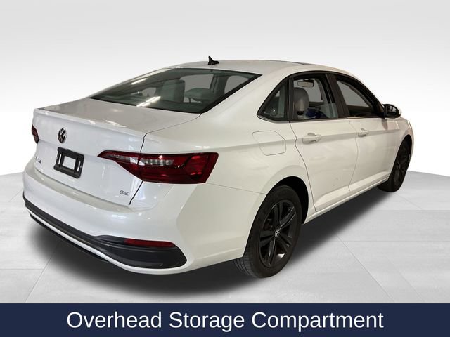 Used 2024 Volkswagen Jetta SE w/ Panoramic Sunroof Package image 7