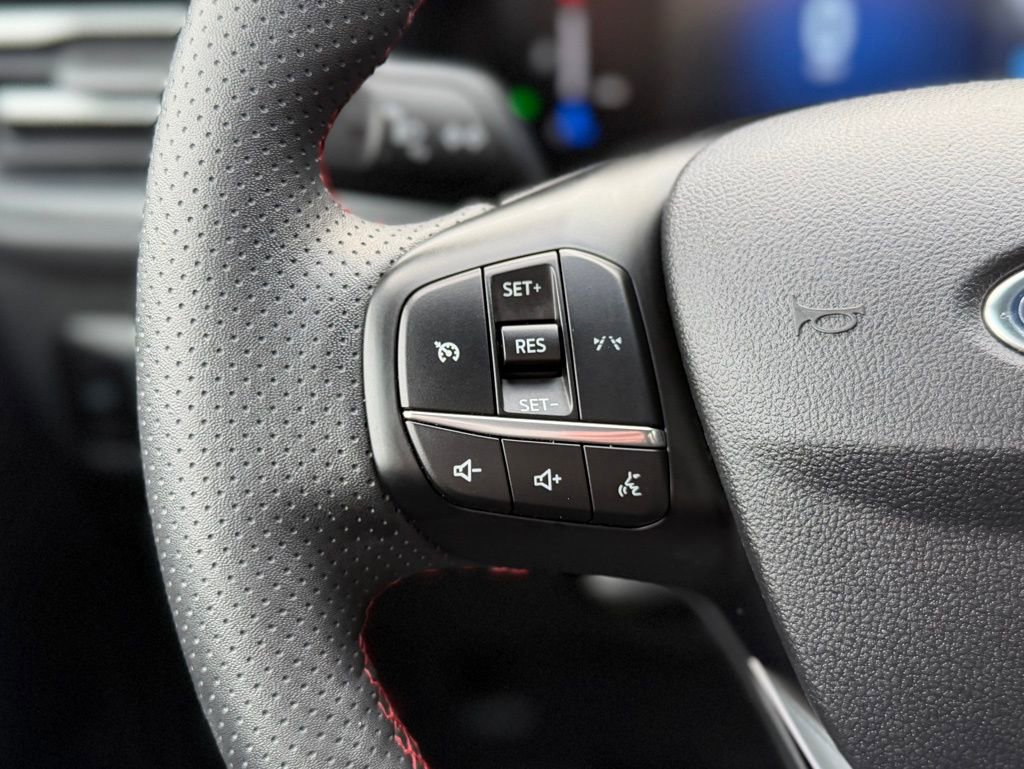 Used 2025 Ford Escape ST-Line Select image 11