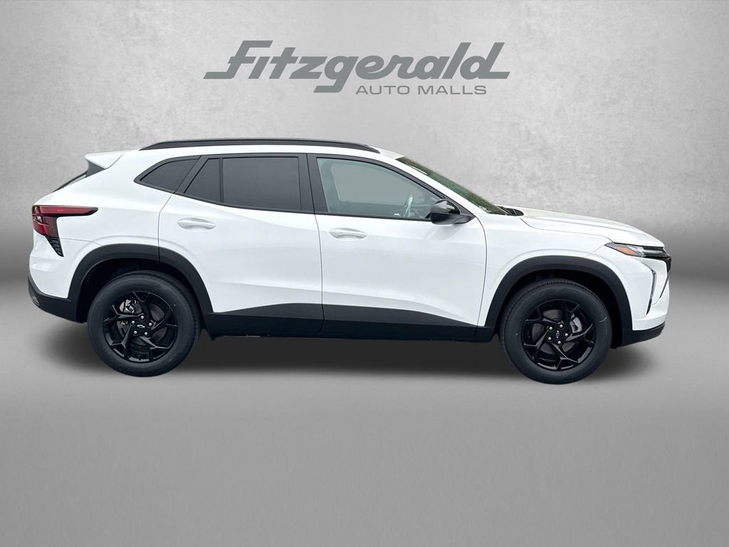 New 2026 Chevrolet Trax LT w/ Driver Confidence Package FWD image 4