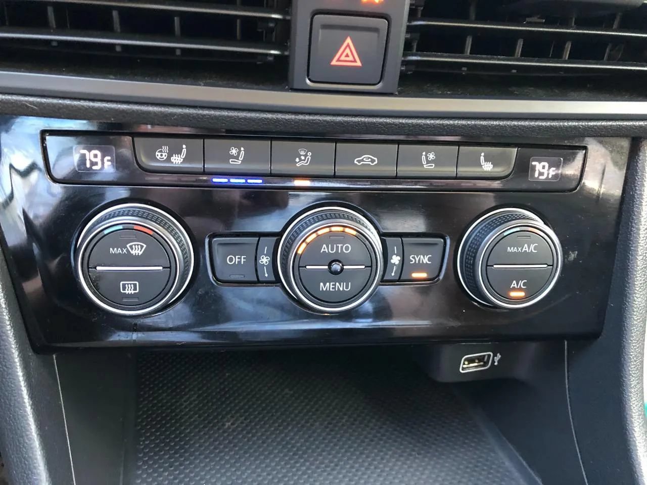 Used 2019 Volkswagen Jetta SEL Premium FWD image 22
