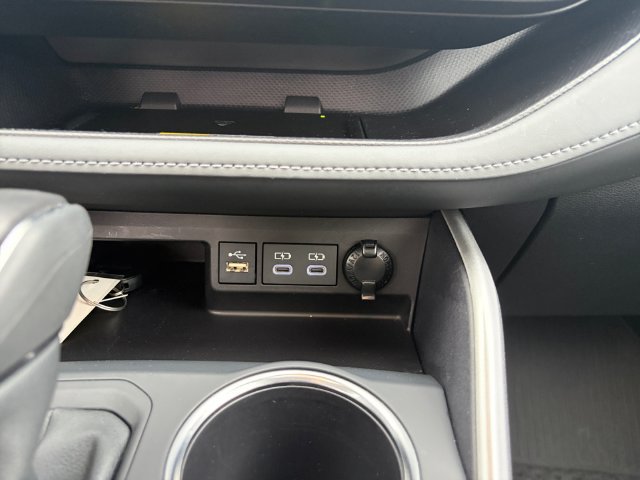 Used 2026 Toyota Highlander XLE AWD/4WD image 28