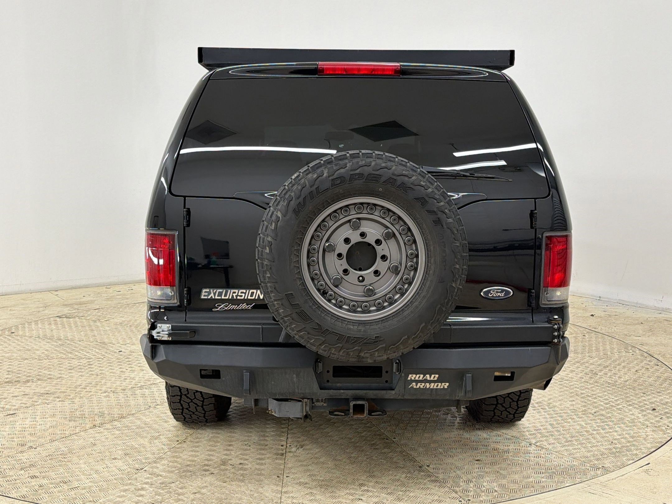 Used 2004 Ford Excursion Limited image 10