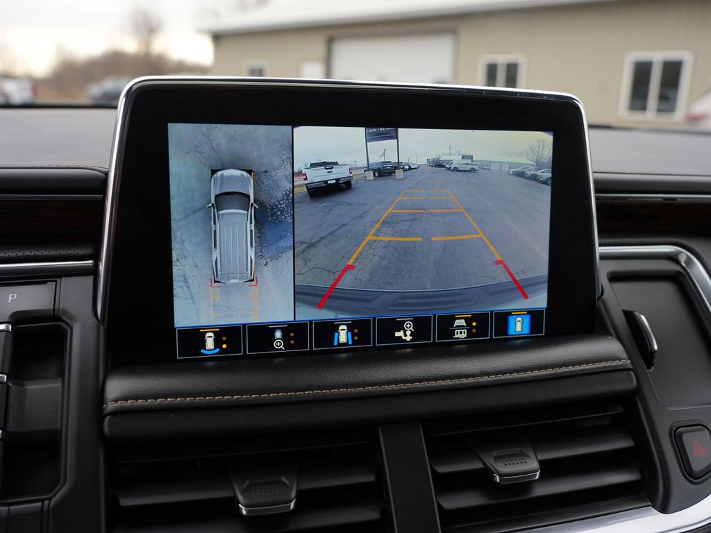 Used 2021 Chevrolet Suburban Premier w/ Premium Package image 28