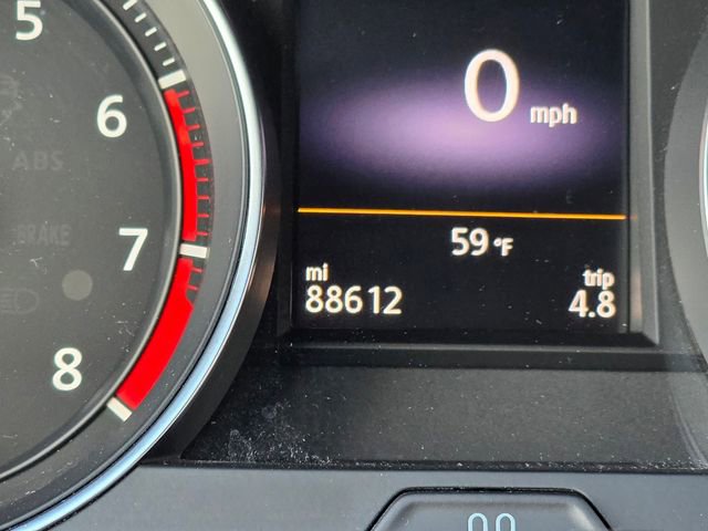 Used 2016 Volkswagen Golf S image 30