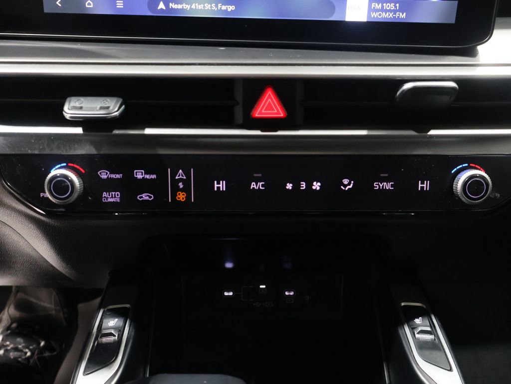 Used 2024 Kia Sorento S image 30